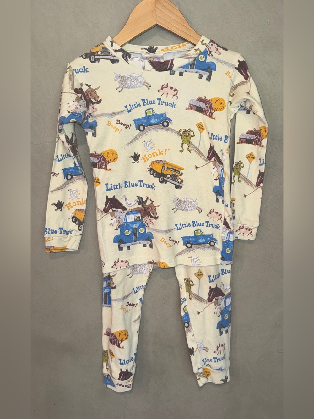 Books to Bed Little Blue Truck 2-piece pajamas size 6